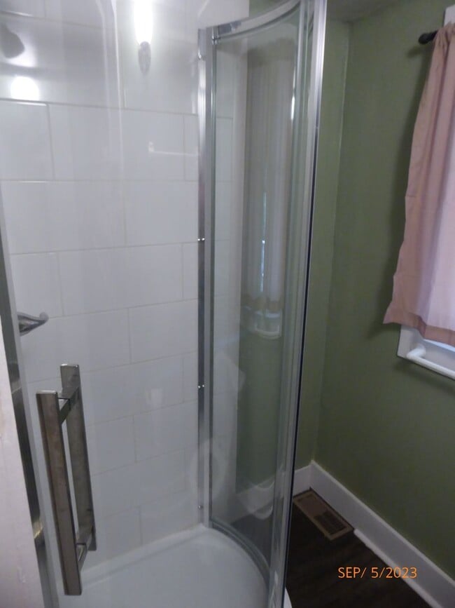 Building Photo - Historic home In The Heart Of Bluff Park