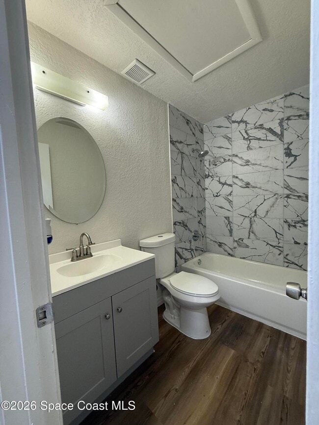 Building Photo - 1465 Malibu Cir NE