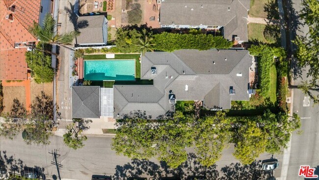 Building Photo - 955 Harvard St