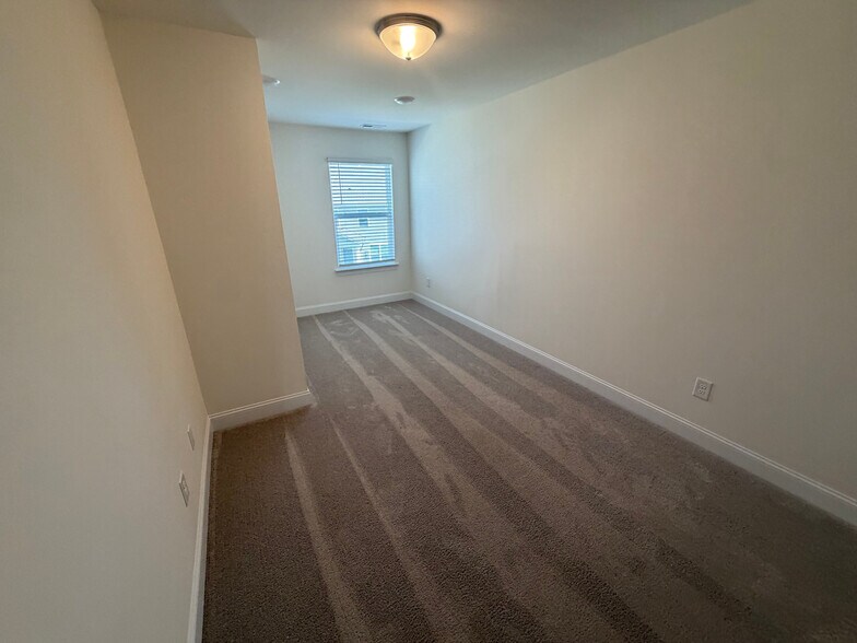 Building Photo - Room in Townhome on Keeton Ln