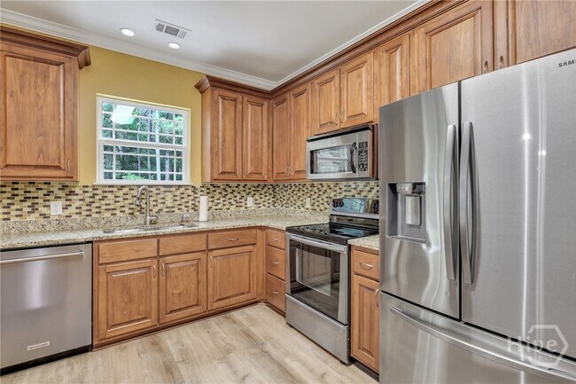 Building Photo - 130 Magnolia Dr