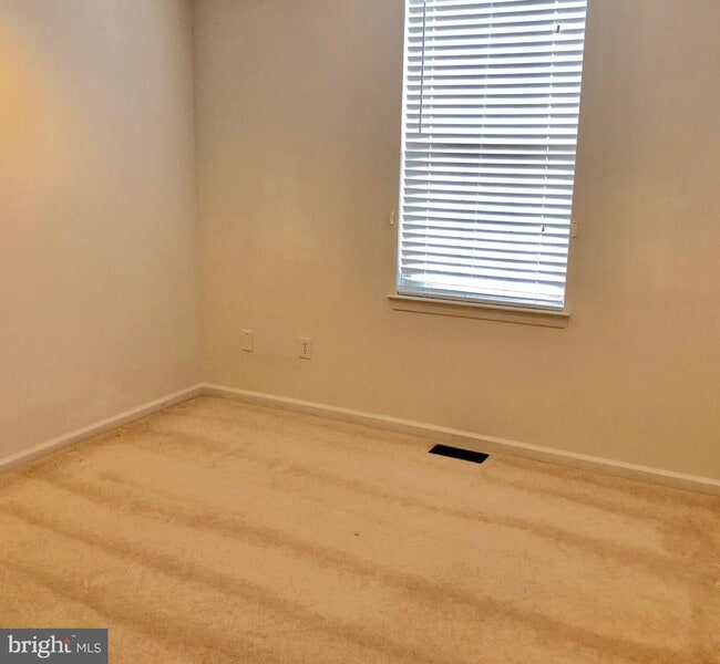Building Photo - 1081 Chanticleer