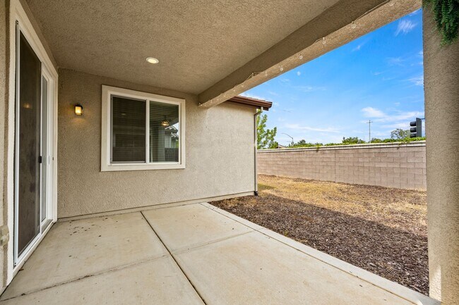 Building Photo - Desirable Elk Grove Area