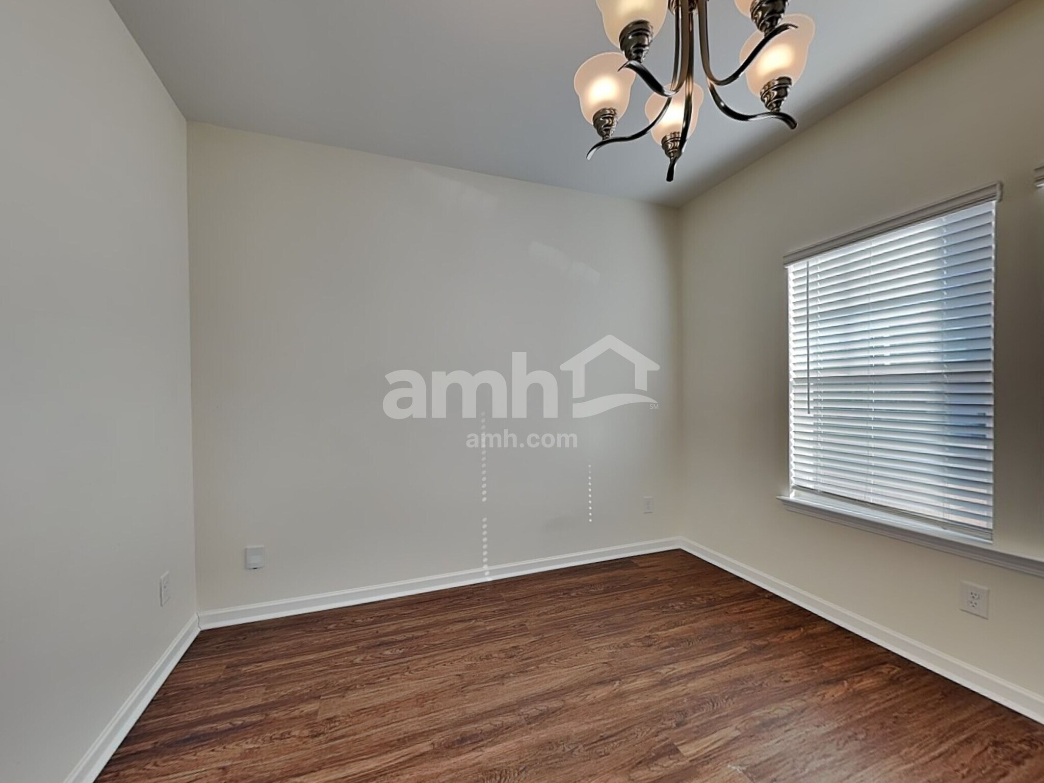 Building Photo - 307 Camp dr