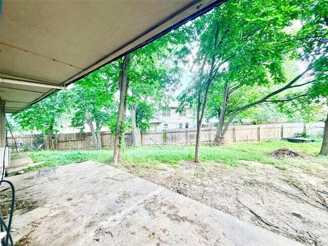 Building Photo - 6257 Manor Rd