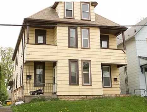 Building Photo - 980 Mt Pleasant St