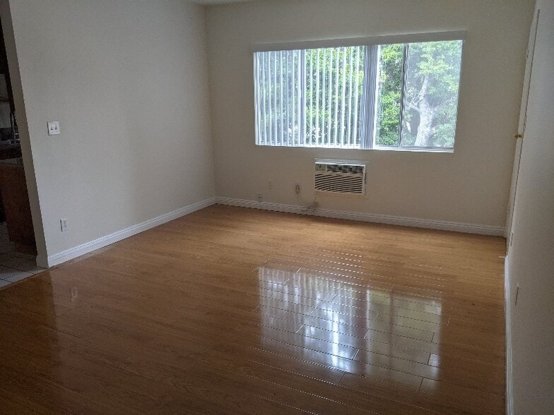 Building Photo - 6650 Beck Ave