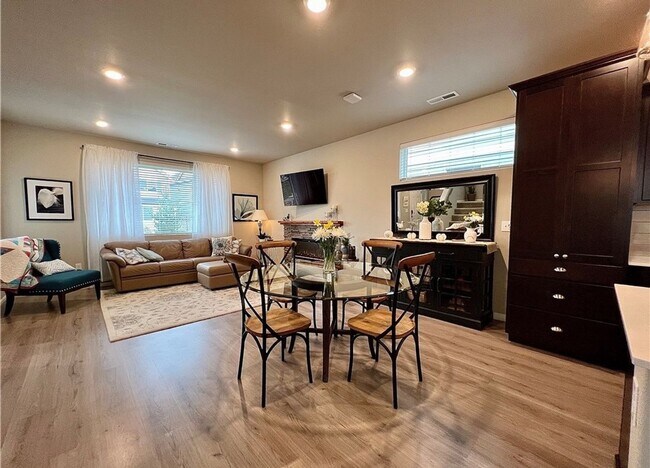 Building Photo - Beautiful Home Ten Trails Community Black Diamond