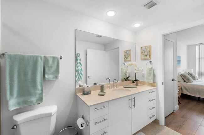 Building Photo - 550 Okeechobee Blvd