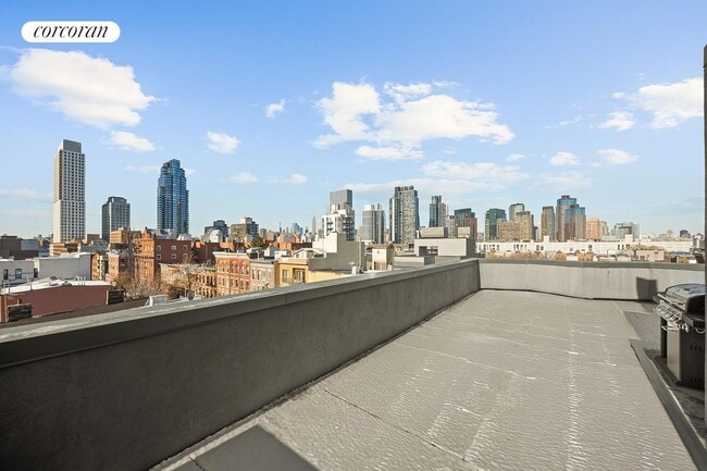 Building Photo - 120 Java St