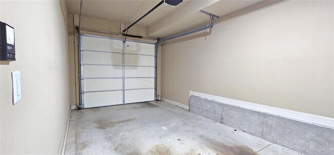 Building Photo - 703 Pershing Ave SE