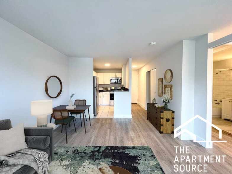 Building Photo - 1350 N Dearborn St