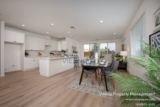 Building Photo - 548 Fox Hunt Wy