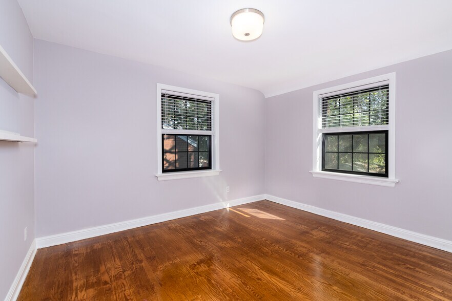 Building Photo - 1112 Sanford Ave