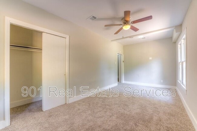 Building Photo - 498 Lundee St