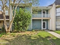 Building Photo - 19 Courtyard Cir