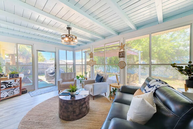 Building Photo - Sharon