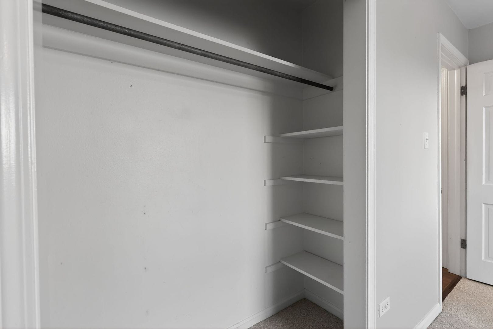 Building Photo - 2262 S Vly Hwy