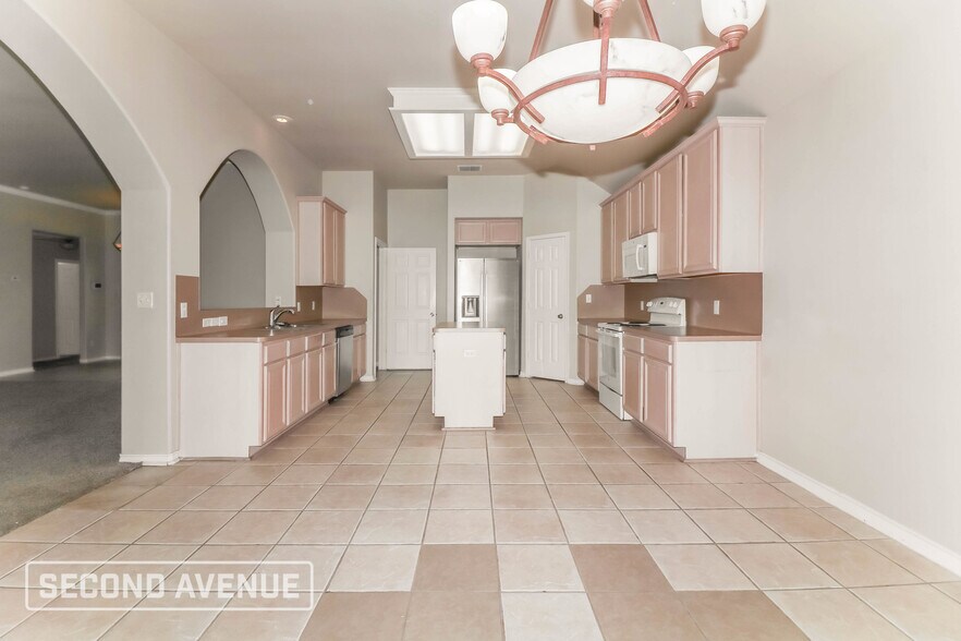 Building Photo - 7118 Citrus Valley Dr