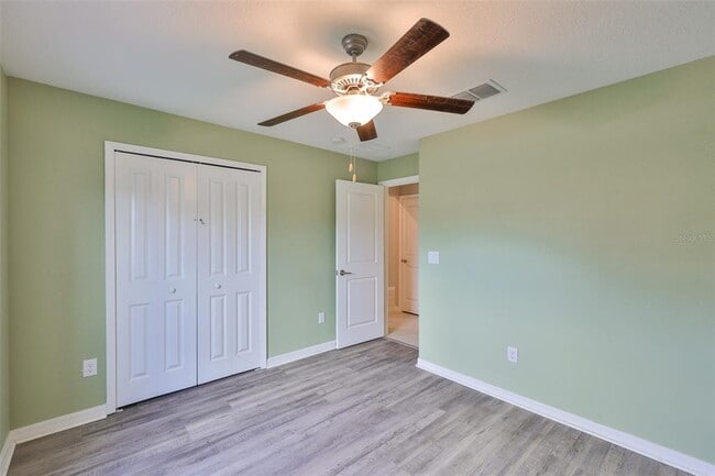Building Photo - 15411 Miller Creek Dr