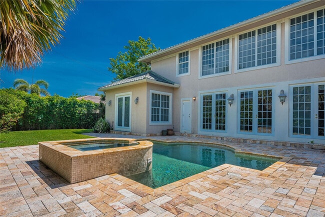 Building Photo - 2999 Banyan Rd