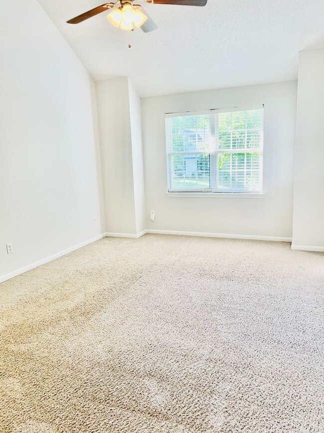 Building Photo - Coming Soon! Lovely 3 Bedroom Spacious 2 S...