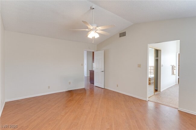 Building Photo - 1517 Kirby Dr