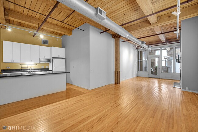 Building Photo - 1000 W Washington Blvd