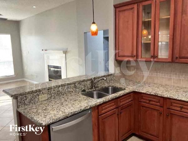 Building Photo - 12325 Apple Leaf Dr