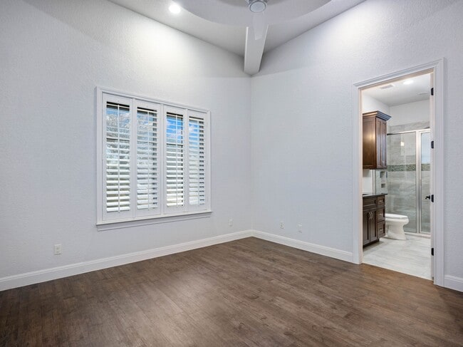 Building Photo - 202 Wellesley Loop