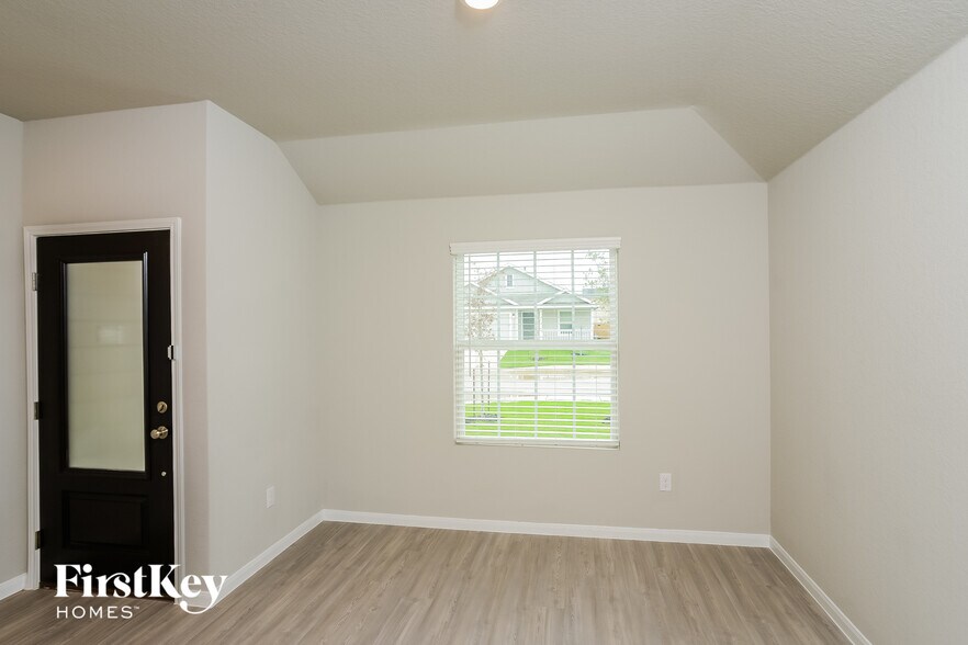 Building Photo - 1807 Morse Way