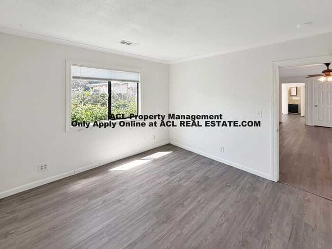 Building Photo - **WE DO NOT ADVERTISE ON CRAIGSLIST OR FACEBOOK MARKETPLACE**