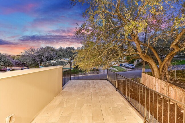 Building Photo - 2401 Trailside Dr
