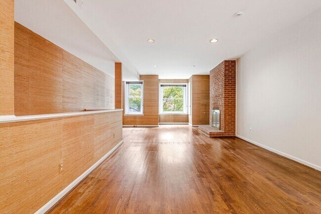 Primary Photo - 127 11th St NE