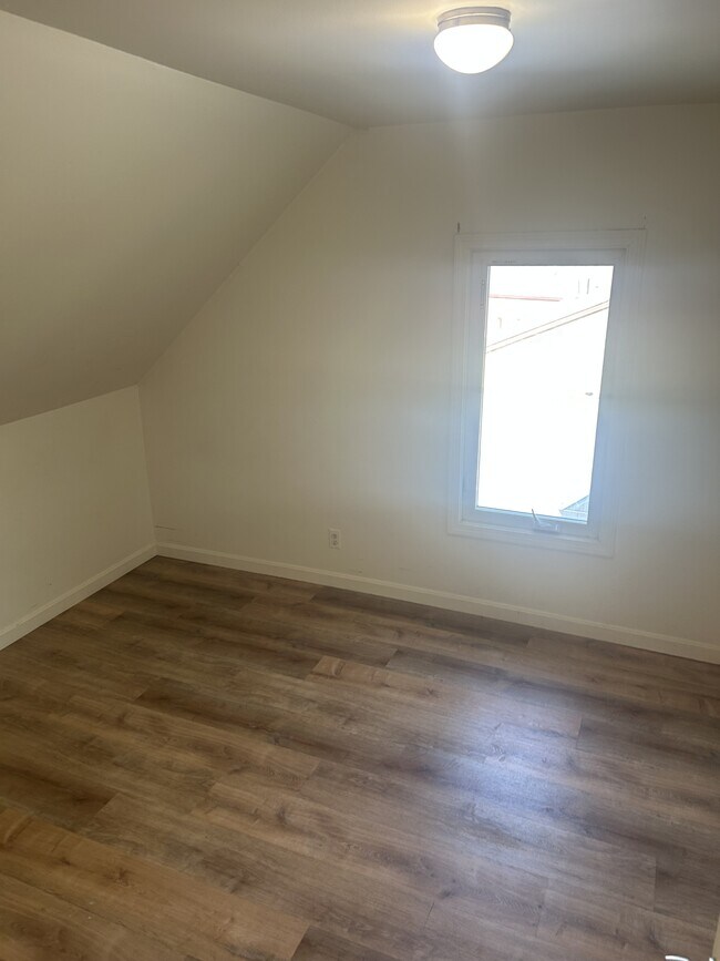 Building Photo - 10 Railroad Square