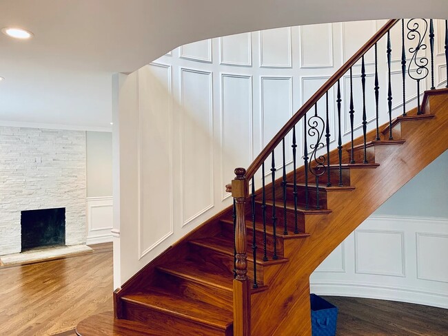 Building Photo - 131 Montgomery Ln