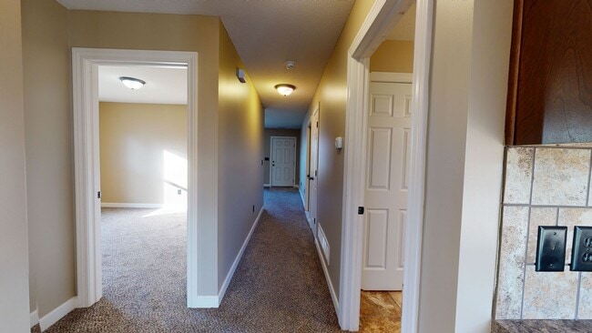 Building Photo - 6123-6125 Pinto Lane