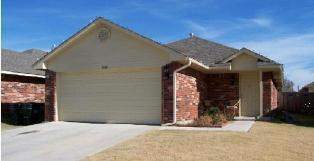 Building Photo - Charming Home - Moore Schools