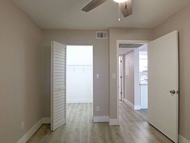 Building Photo - $250 OFF SECOND MONTH RENT AVAILABLE NOW