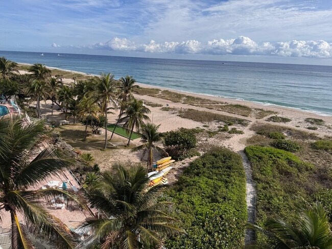 Building Photo - 704 N Ocean Blvd