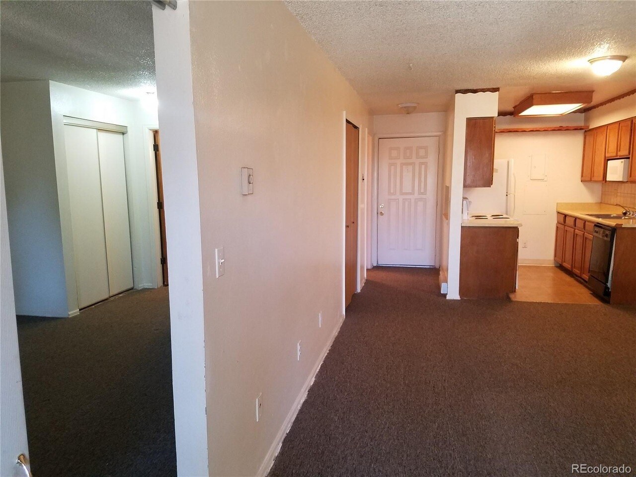 Building Photo - 14780 E Kentucky Dr