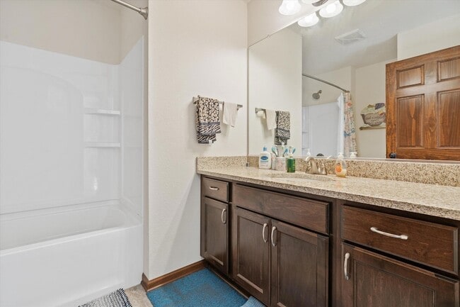 Building Photo - N42W22770 Beacon Ct