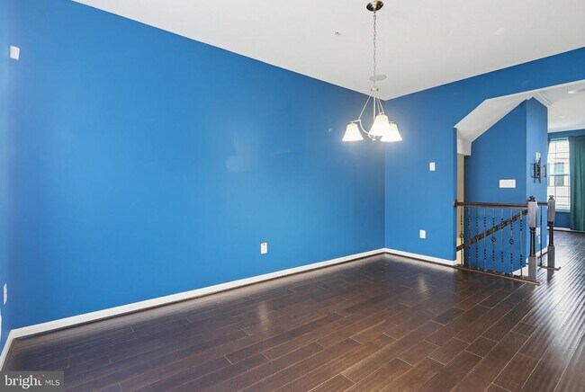 Building Photo - 7408 Wild Honey Way