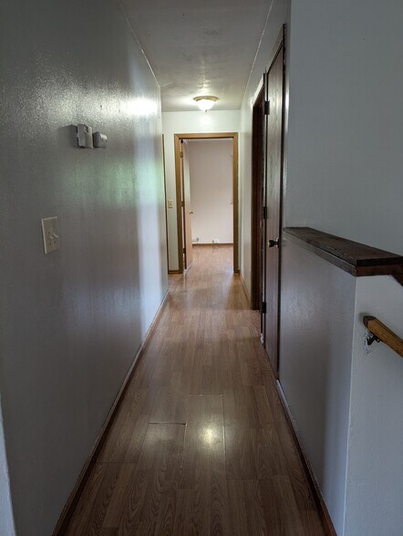Building Photo - 1230 S Thompson Dr