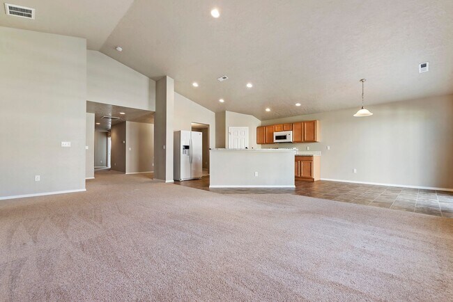 Building Photo - Available July 5th, 3bd/2b Meridian Home