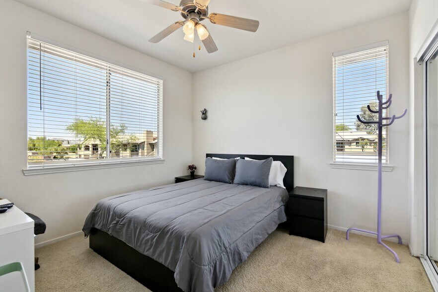 Building Photo - 7009 E Acoma Dr