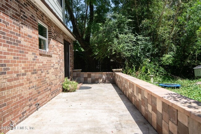 Building Photo - 8369 Bascom Rd