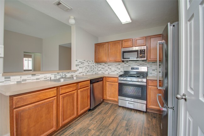 Building Photo - 15123 Green Whisper Dr