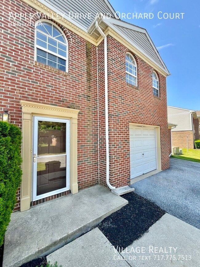 Building Photo - 710 Apple Valley Dr