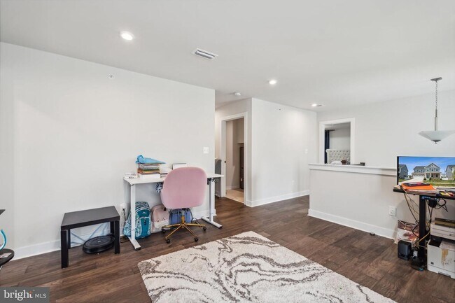 Building Photo - 11281 Wheeler Ridge Dr